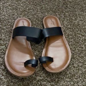 Sandals size 7